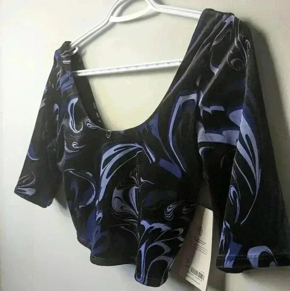 NWT ATHLETA Sport CROP top velvet texture size small support inside the shirt - Picture 5 of 15